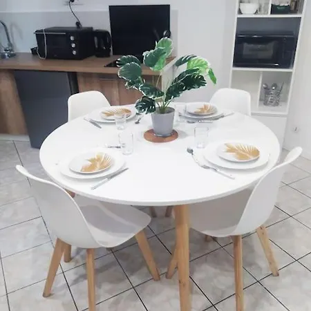 Apartment Cosy Au Calme, Rer-2arrets Stade-25minparis